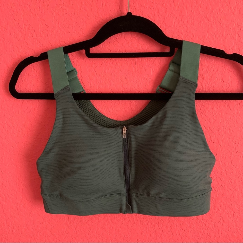 Outdoor Voices Powerhouse Bra in Evergreen